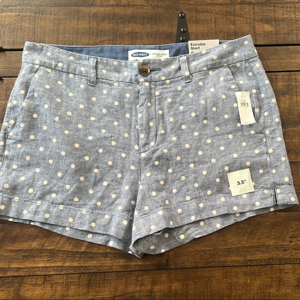 Old Navy polka dot everyday shorts nwt size 8 3.5 inseam